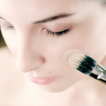 Vrouwen gebruiken verkeerde cosmetica waardoor de huid sneller veroudert