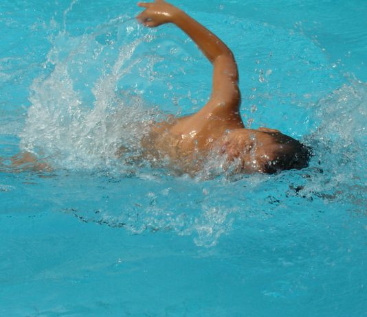 Zwemmen doet veel voor je lichaam zwemmen