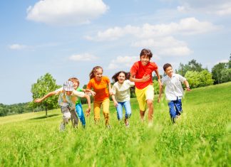 Waarom voldoende bewegen een must is voor opgroeiende kinderen kinderen bewegen
