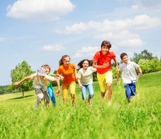 Waarom voldoende bewegen een must is voor opgroeiende kinderen kinderen bewegen