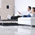 3 manieren om te ontspannen ontspannen op de bank