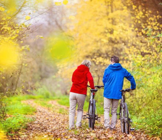 Ontdek de vrijheid van fietsen fietsen in het bos