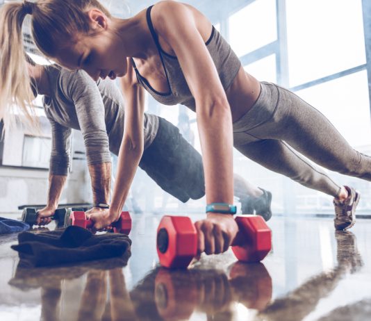 Waar je op moet letten tijdens het kopen van dumbells Depositphotos_153032898_S