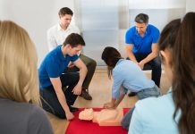 Levens redden op het werk: het belang van EHBO-trainingen voor bedrijven ehbo training